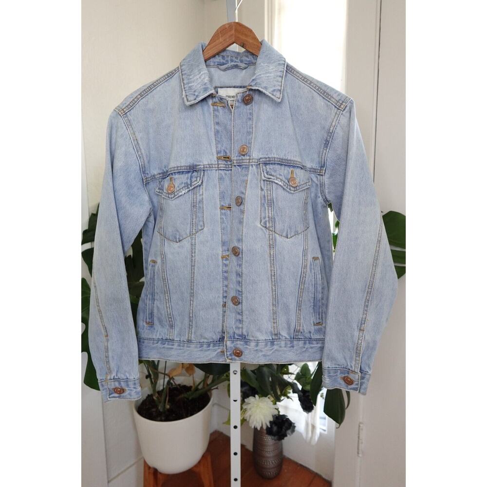 FOREVER 21 Women's Distressed Relaxed Denim Blue Light Wash Jean Jacket Size S